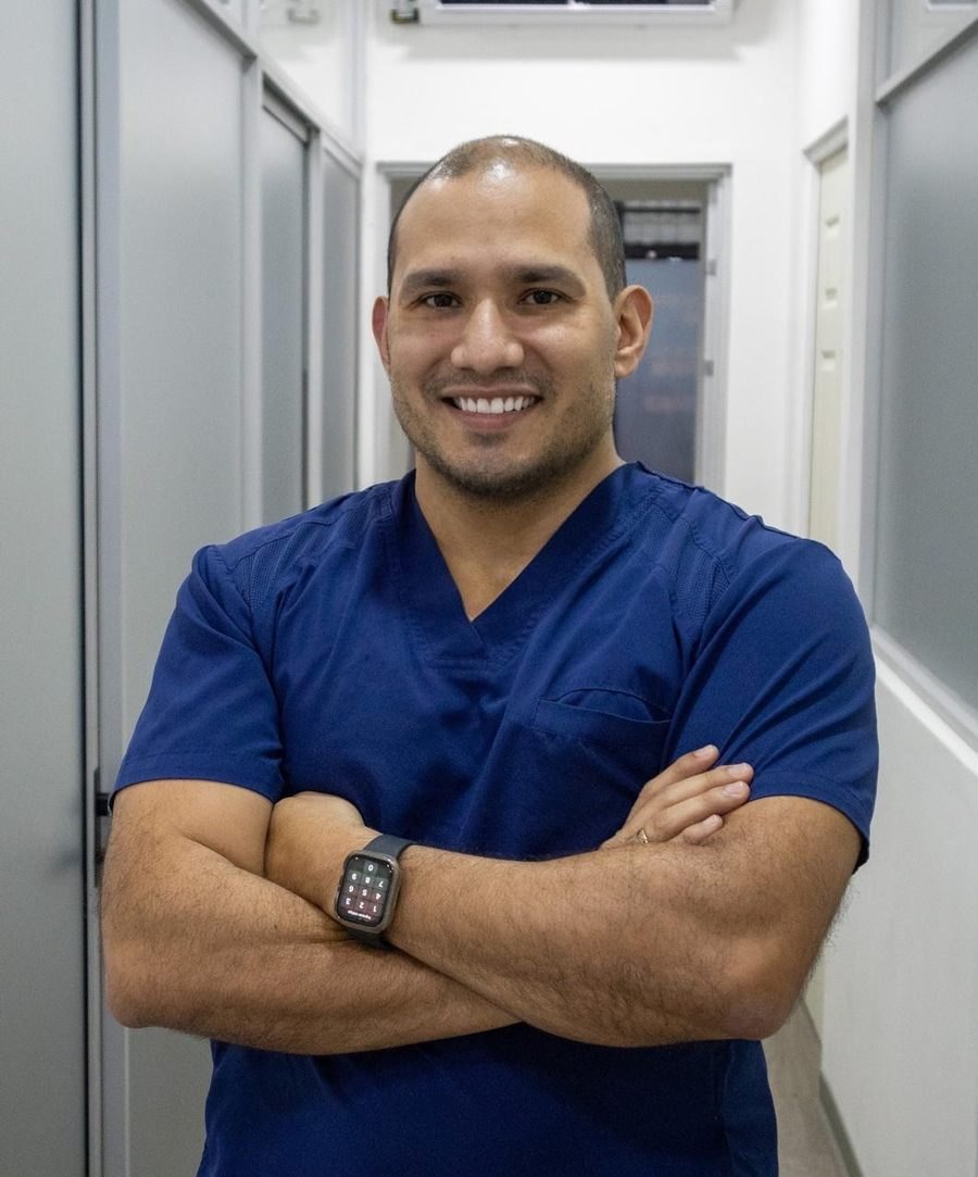 Dr. Oscar Ríos